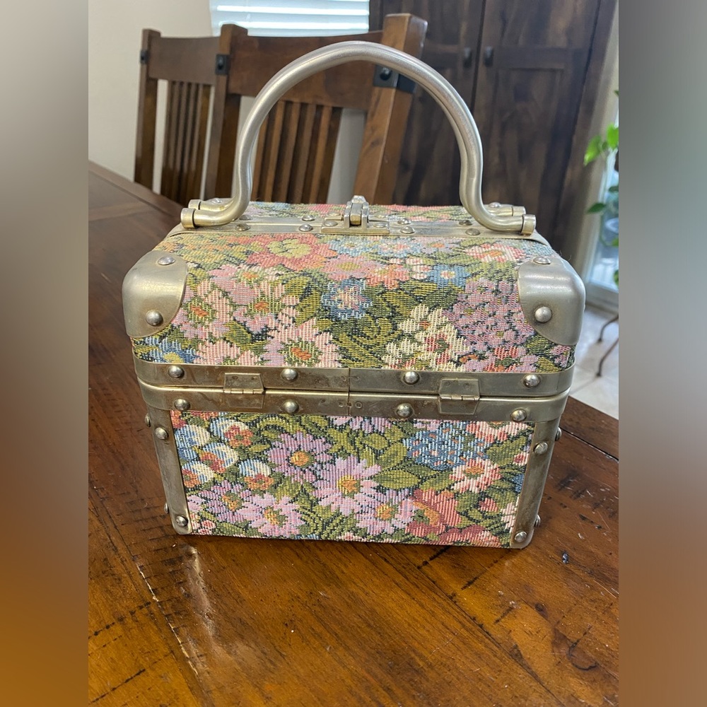 Delill Vintage Box Purse With Floral / Flowers ( Made In Italy )